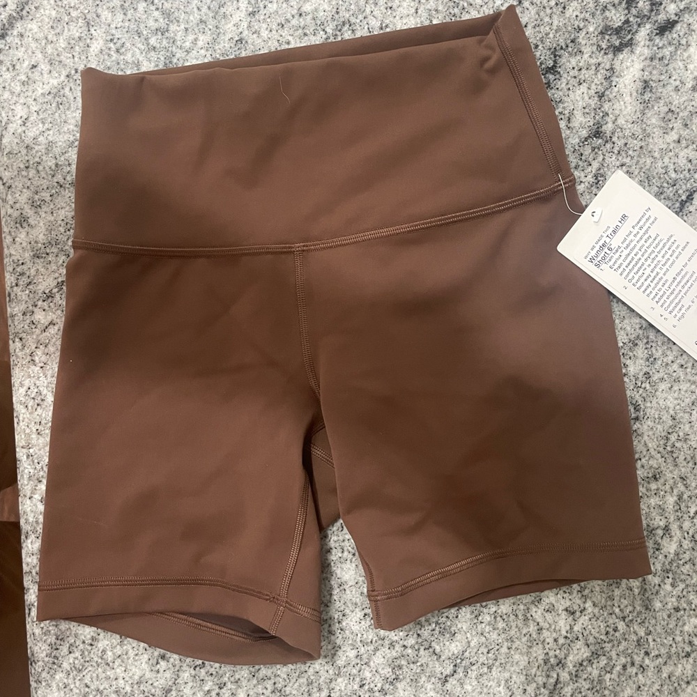 Lululemon Wunder Train HR Short 6” - Size 6 - Java